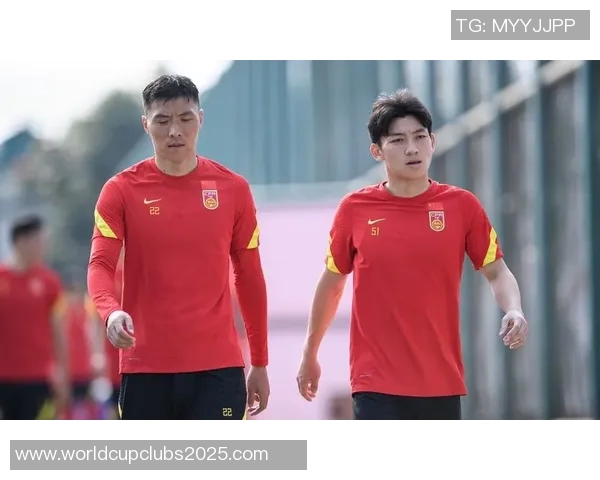 恒大与东方激烈对骂引发球迷热议双方言辞犀利谁能赢得舆论战